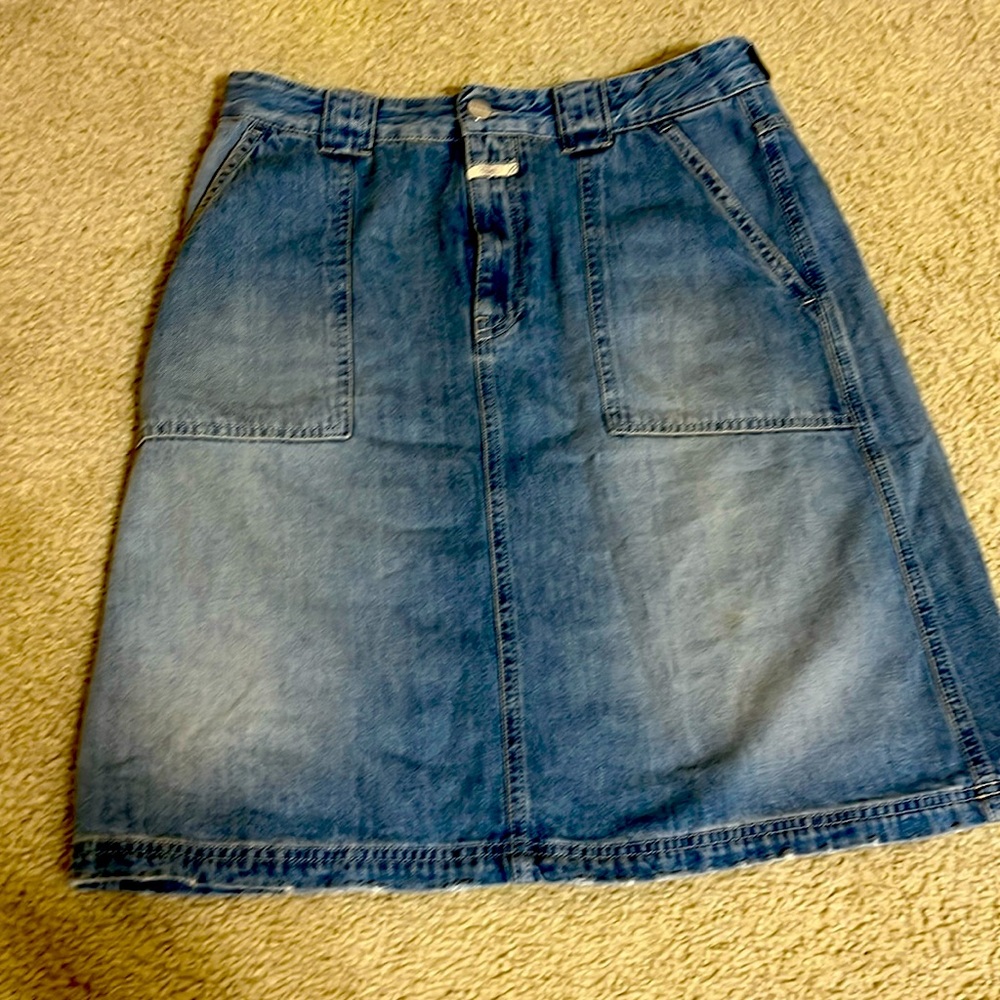 Adorable Closed jeans mini skirt, size 28